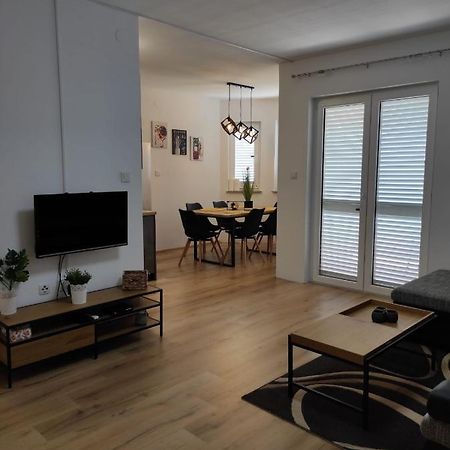 Apartman Branimir Novalja Buitenkant foto