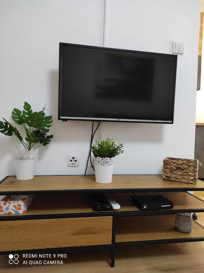 Apartman Branimir Novalja Buitenkant foto