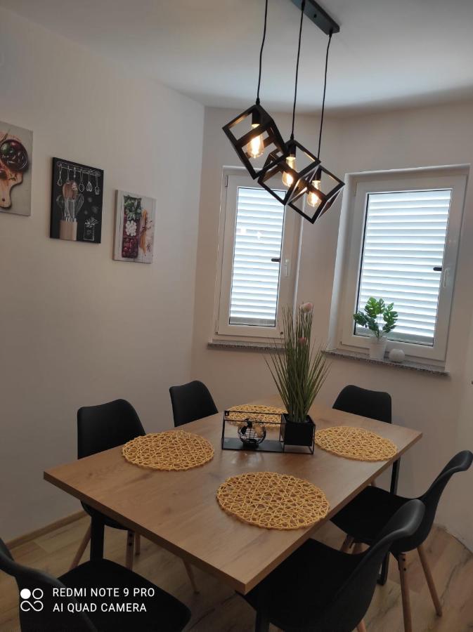 Apartman Branimir Novalja Buitenkant foto