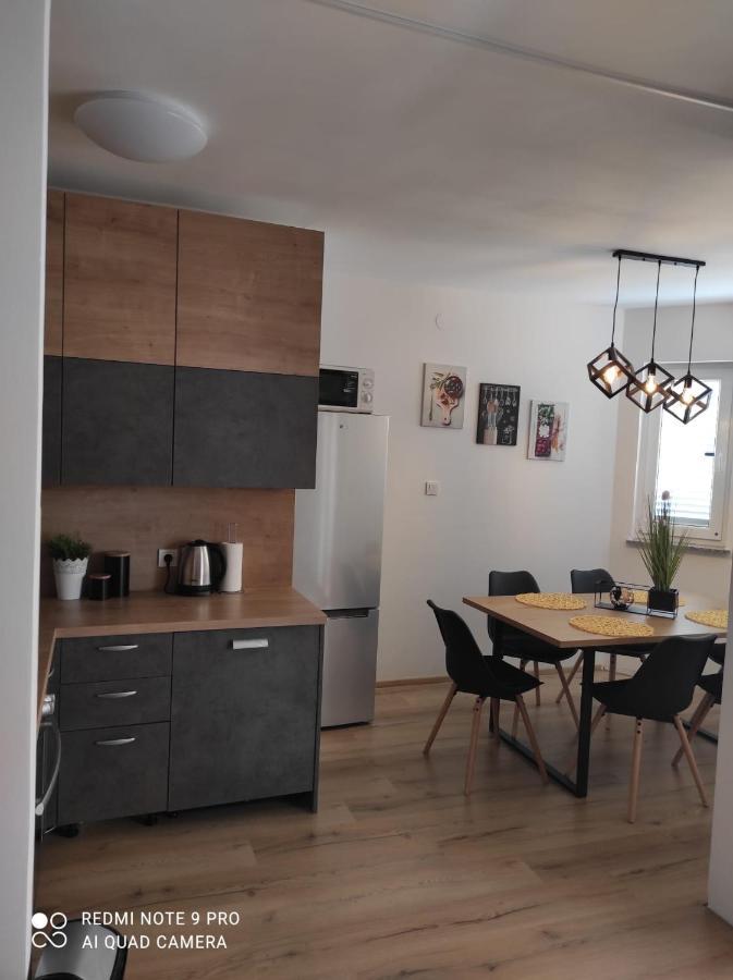 Apartman Branimir Novalja Buitenkant foto