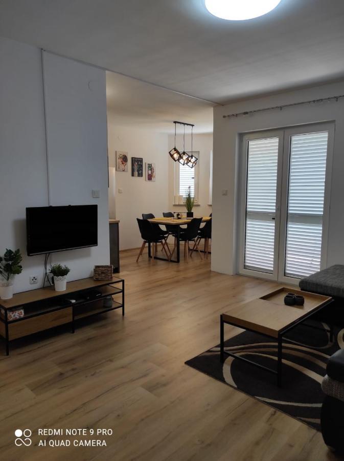 Apartman Branimir Novalja Buitenkant foto