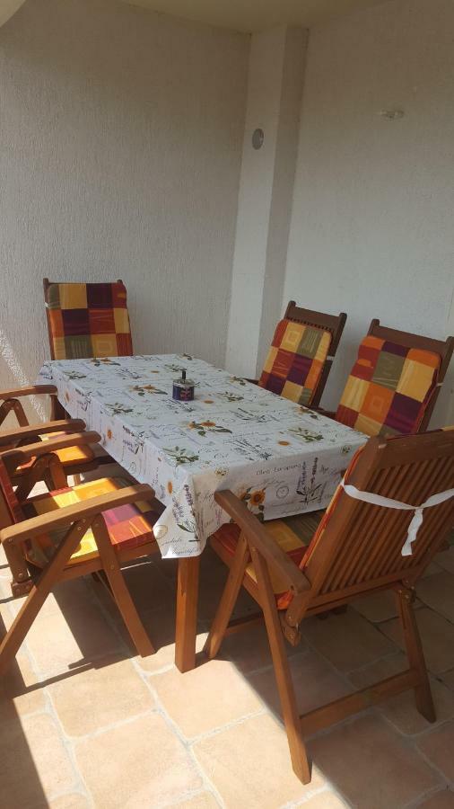 Apartman Branimir Novalja Buitenkant foto