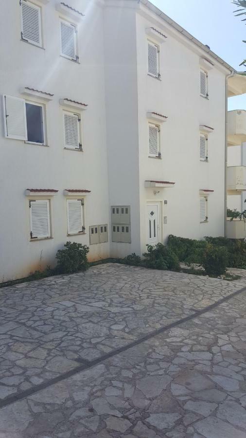 Apartman Branimir Novalja Buitenkant foto